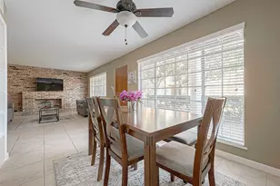 2101 Fountain View Dr, Houston, TX 77057 - Photo 9