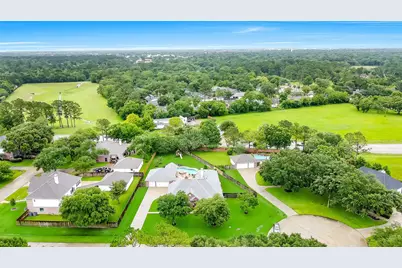 205 Trail Bend Lane, Friendswood, TX 77546 - Photo 3