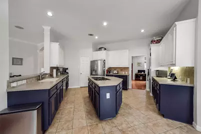 205 Trail Bend Lane, Friendswood, TX 77546 - Photo 9