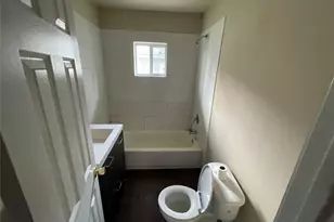 2704 Campbell St, Houston, TX 77026 - Photo 3