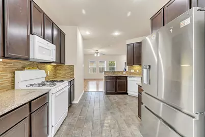 10615 Chestnut Pathway, Tomball, TX 77375 - Photo 11