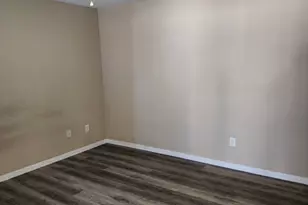 2750 Holly Hall St, Houston, TX 77054 - Photo 9