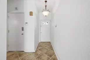 7350 Kirby Dr, Houston, TX 77030 - Photo 17