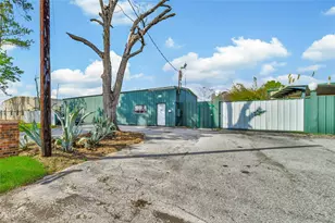 4230 Creekmont Dr, Houston, TX 77091 - Photo 9