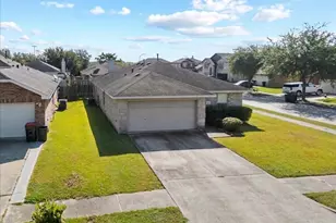 8202 Greenleaf St, Baytown, TX 77523 - Photo 23