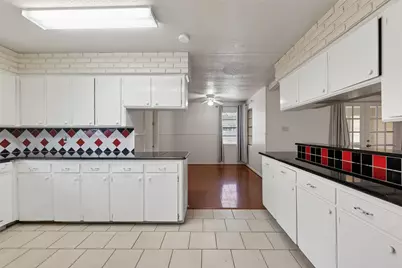 2319 Blue Willow Drive, Houston, TX 77042 - Photo 13