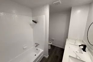 916 Brook Forest Dr, Conroe, TX 77385 - Photo 11