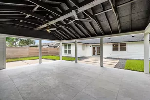 1910 Lynnview Dr, Houston, TX 77055 - Photo 27