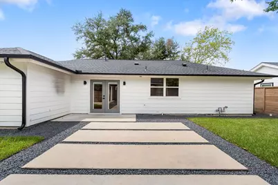 1910 Lynnview Drive, Houston, TX 77055 - Photo 21