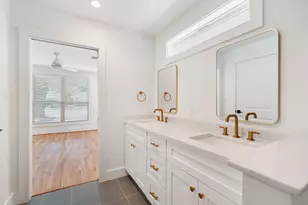 1910 Lynnview Dr, Houston, TX 77055 - Photo 15