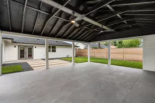 1910 Lynnview Dr, Houston, TX 77055 - Photo 25