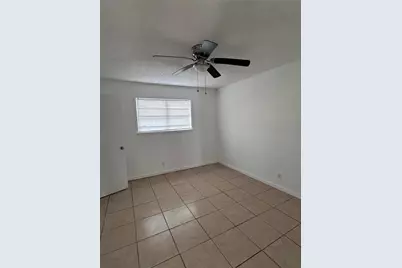 703 S 2nd Street, La Porte, TX 77571 - Photo 9
