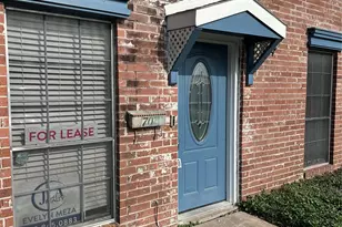 703 S 2nd St, La Porte, TX 77571 - Photo 1