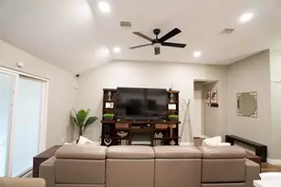 2710 Sockeye Dr, Houston, TX 77045 - Photo 7