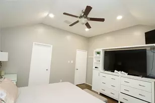 2710 Sockeye Dr, Houston, TX 77045 - Photo 9