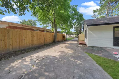 9519 Val Verde Street, Houston, TX 77063 - Photo 25