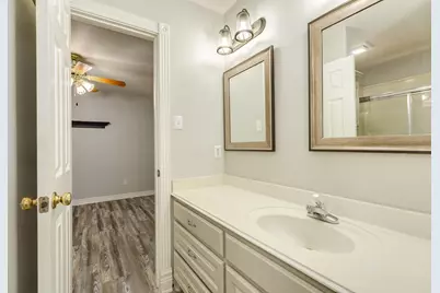 900 Enchanted Oaks Drive, Angleton, TX 77515 - Photo 31