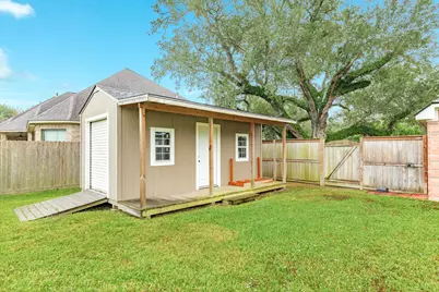 900 Enchanted Oaks Drive, Angleton, TX 77515 - Photo 37