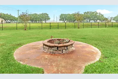 900 Enchanted Oaks Drive, Angleton, TX 77515 - Photo 7