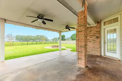 900 Enchanted Oaks Drive, Angleton, TX 77515 - Photo 5