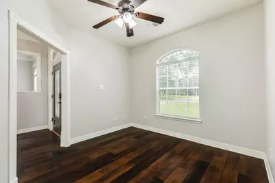 900 Enchanted Oaks Drive, Angleton, TX 77515 - Photo 17