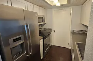 3875 Tanglewilde St, Houston, TX 77063 - Photo 3