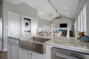 970 S Jack Rd, Crystal Beach, TX 77650 - Photo 11