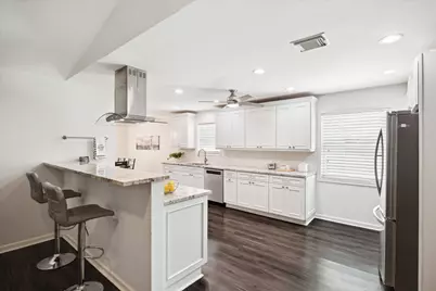 7614 Braesview Lane, Houston, TX 77071 - Photo 15