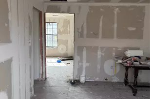 800 Mayo St, Baytown, TX 77520 - Photo 3