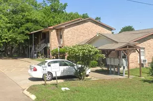 203 E Watson Dr, Willis, TX 77378 - Photo 5