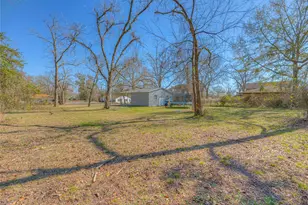 615 N Drew Ave, Livingston, TX 77351 - Photo 33