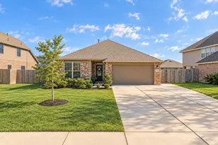 7106 Hillside Ave, Mont Belvieu, TX 77523 - Photo 3