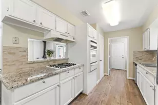 10820 Longleaf Dr, Conroe, TX 77385 - Photo 11