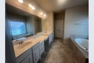 2911 Meadows Pond Lane, Pearland, TX 77584 - Photo 11