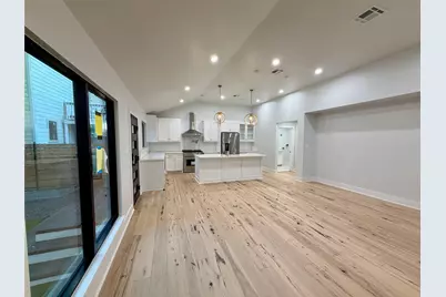 001 1/2 Common Street, Houston, TX 77009 - Photo 9