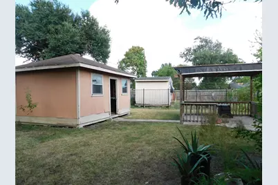 402 Cavalier Lane, Pasadena, TX 77502 - Photo 11