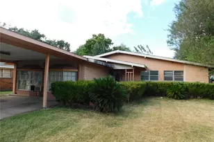 402 Cavalier Ln, Pasadena, TX 77502 - Photo 1