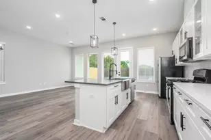 8440 Berry Brush, Houston, TX 77022 - Photo 5