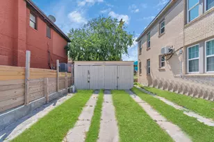 915 8th St, Galveston, TX 77550 - Photo 7