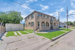 915 8th St, Galveston, TX 77550 - Photo 5
