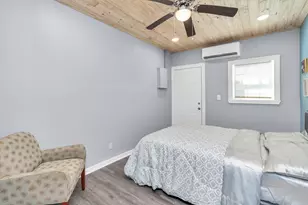 915 8th St, Galveston, TX 77550 - Photo 37