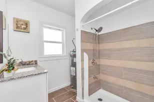 915 8th St, Galveston, TX 77550 - Photo 33