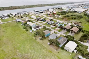 88 Bay St, Port O'Connor, TX 77982 - Photo 23