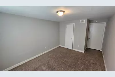 5731 W Airport Boulevard, Houston, TX 77035 - Photo 11