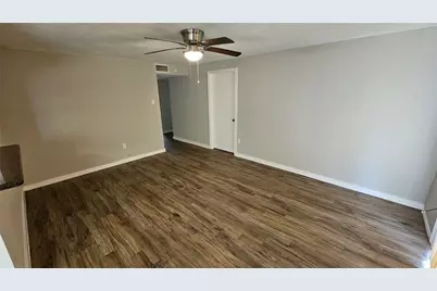 5731 W Airport Boulevard, Houston, TX 77035 - Photo 9