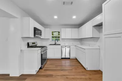 1913 41st Avenue N, Texas City, TX 77590 - Photo 15