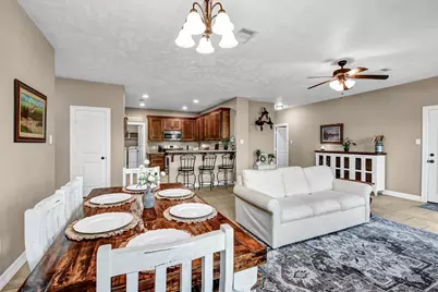 406 Wellshire Drive, West Columbia, TX 77486 - Photo 9