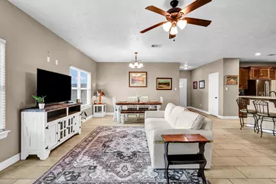 406 Wellshire Drive, West Columbia, TX 77486 - Photo 13