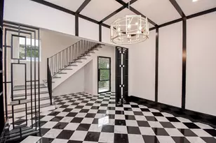 1107 Berthea St, Houston, TX 77006 - Photo 5