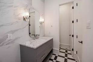 1107 Berthea St, Houston, TX 77006 - Photo 43